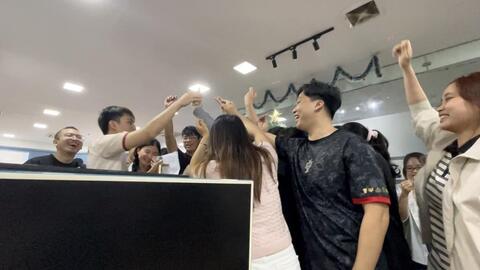 ​ Noel rộn ràng – Sinh nhật ngập tiếng cười  ​