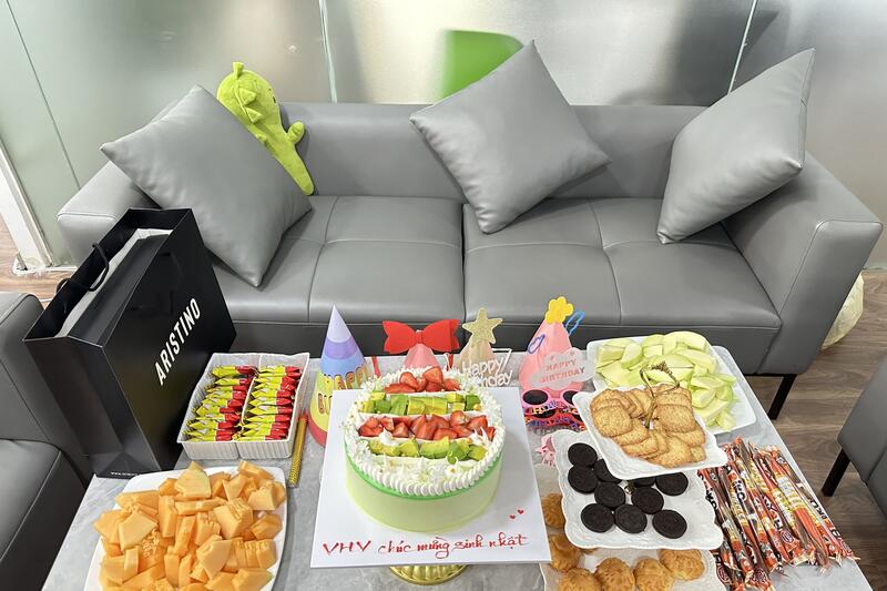 🎂🎂🎂Happy birthdays các bạn có sinh nhật trong tháng 6 này🍸